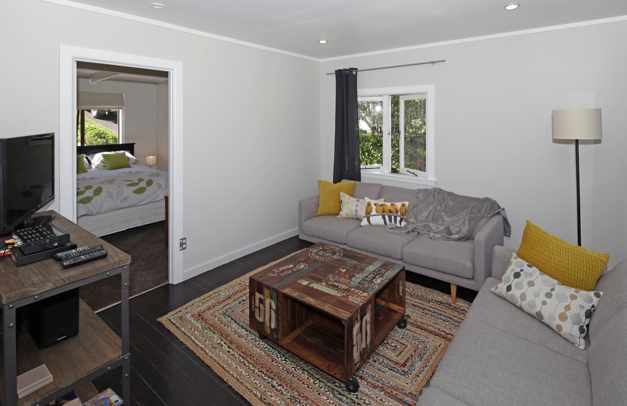 Dove Cottage Oneroa Екстер'єр фото